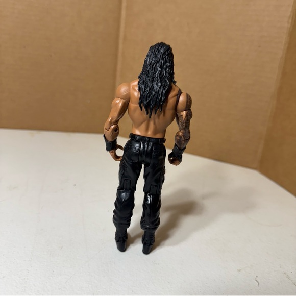 Roman Reigns‎ 2013 WWE Mattel Basic Collection Action Figure - Picture 2 of 6